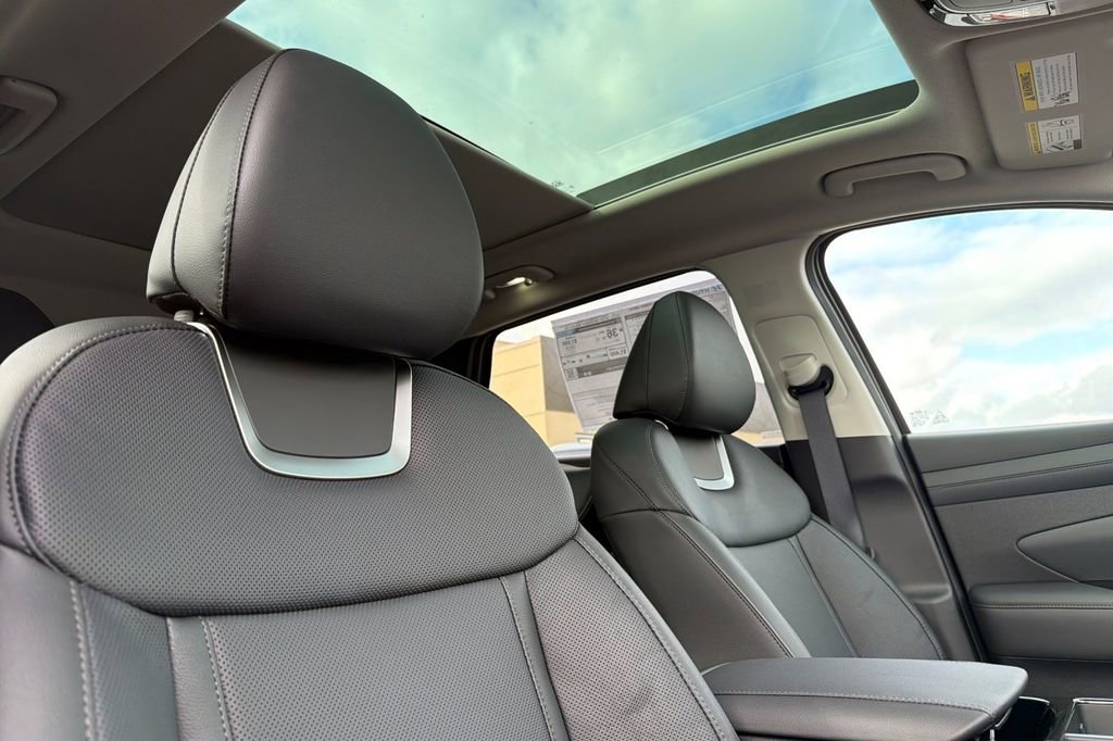 New 2026 Hyundai Tucson Limited image 15