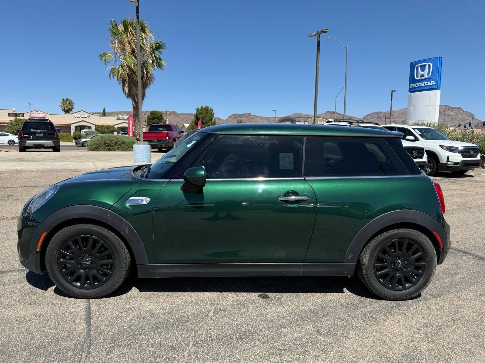 Used 2017 MINI Cooper S FWD image 10