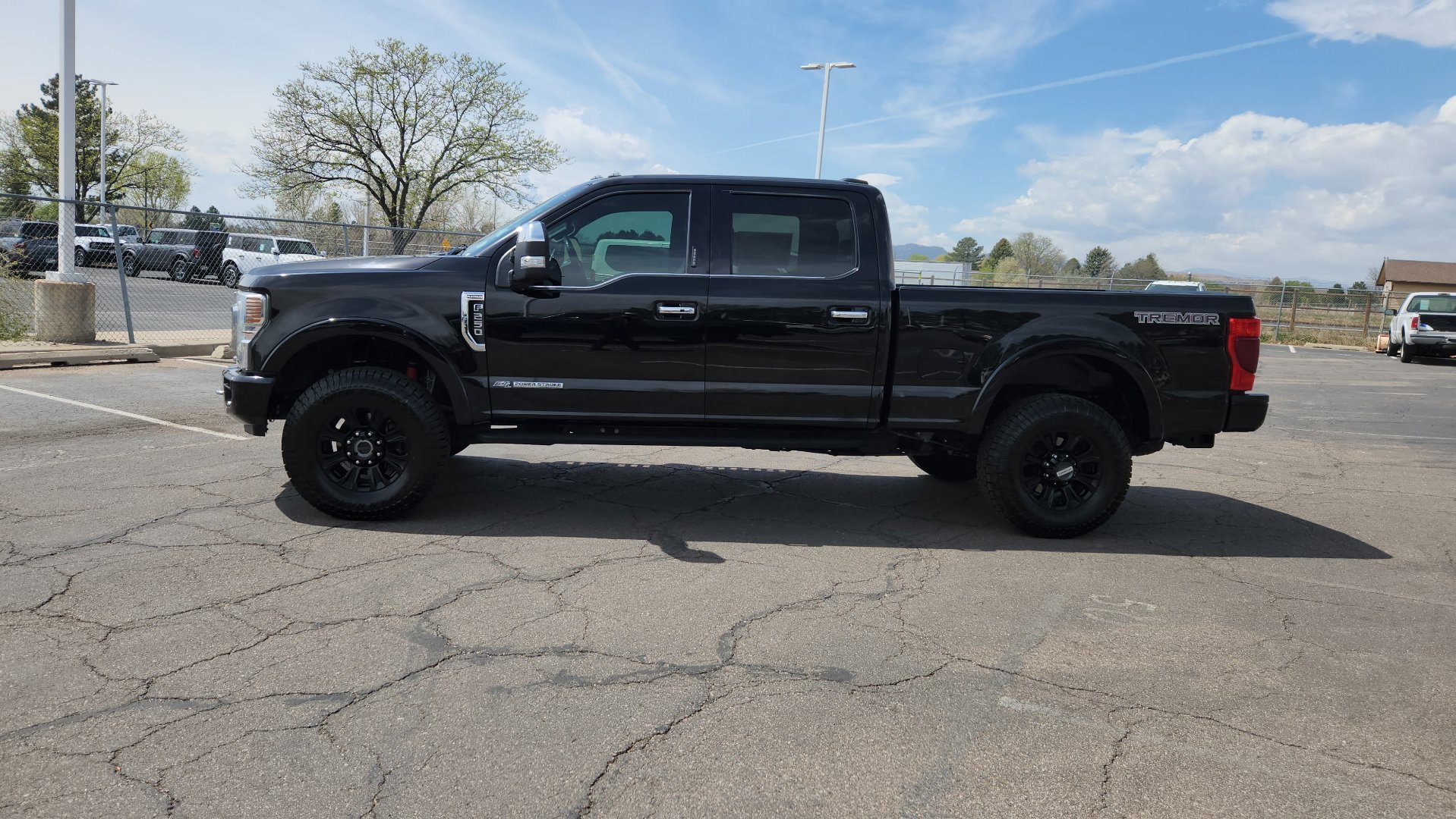 Used 2022 Ford F250 Platinum w/ Tremor Off-Road Package image 6