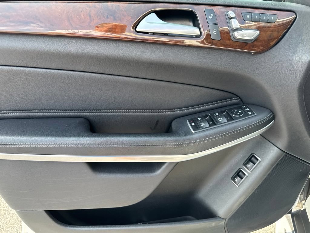Used 2018 Mercedes-Benz GLS 550 4MATIC image 19
