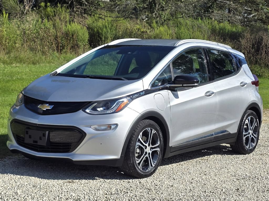 Used 2018 Chevrolet Bolt Premier w/ Driver Confidence II Package FWD image 2