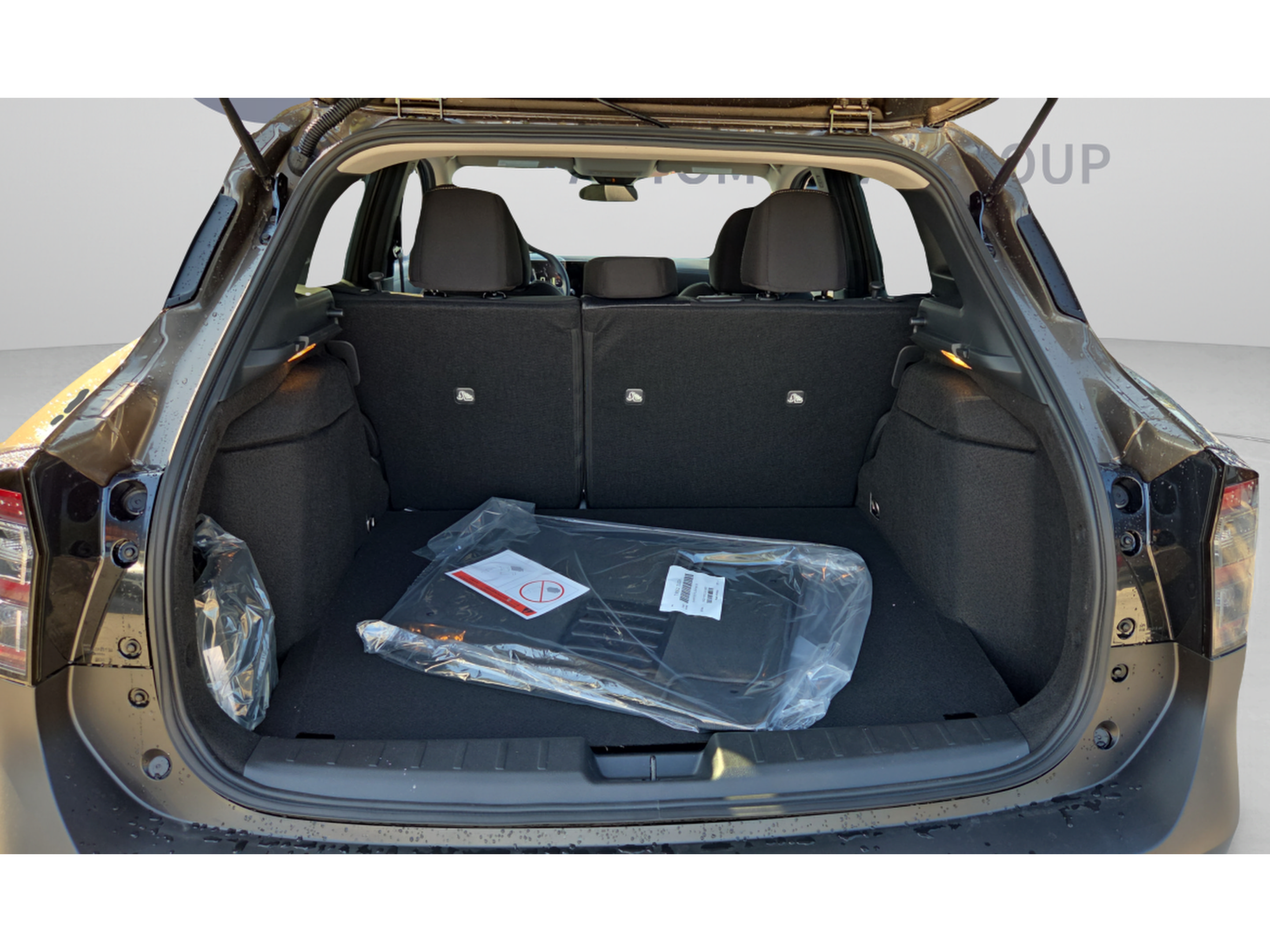 New 2026 Nissan Kicks SV w/ Cold Weather Package AWD/4WD image 14