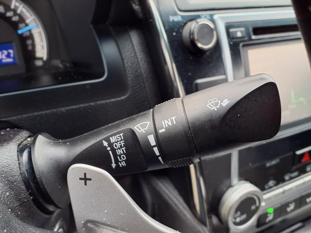 Used 2014 Toyota Camry SE image 17