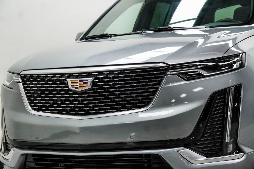 Used 2025 Cadillac XT6 Premium Luxury image 2