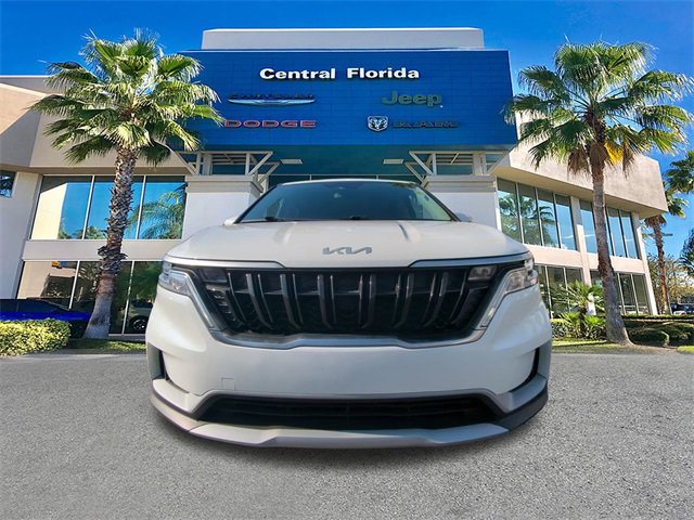 Used 2024 Kia Carnival LX image 3