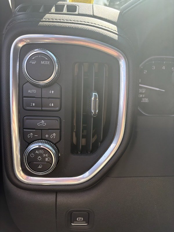 Used 2021 GMC Sierra 1500 SLE w/ X31 Off-Road Package AWD/4WD image 14
