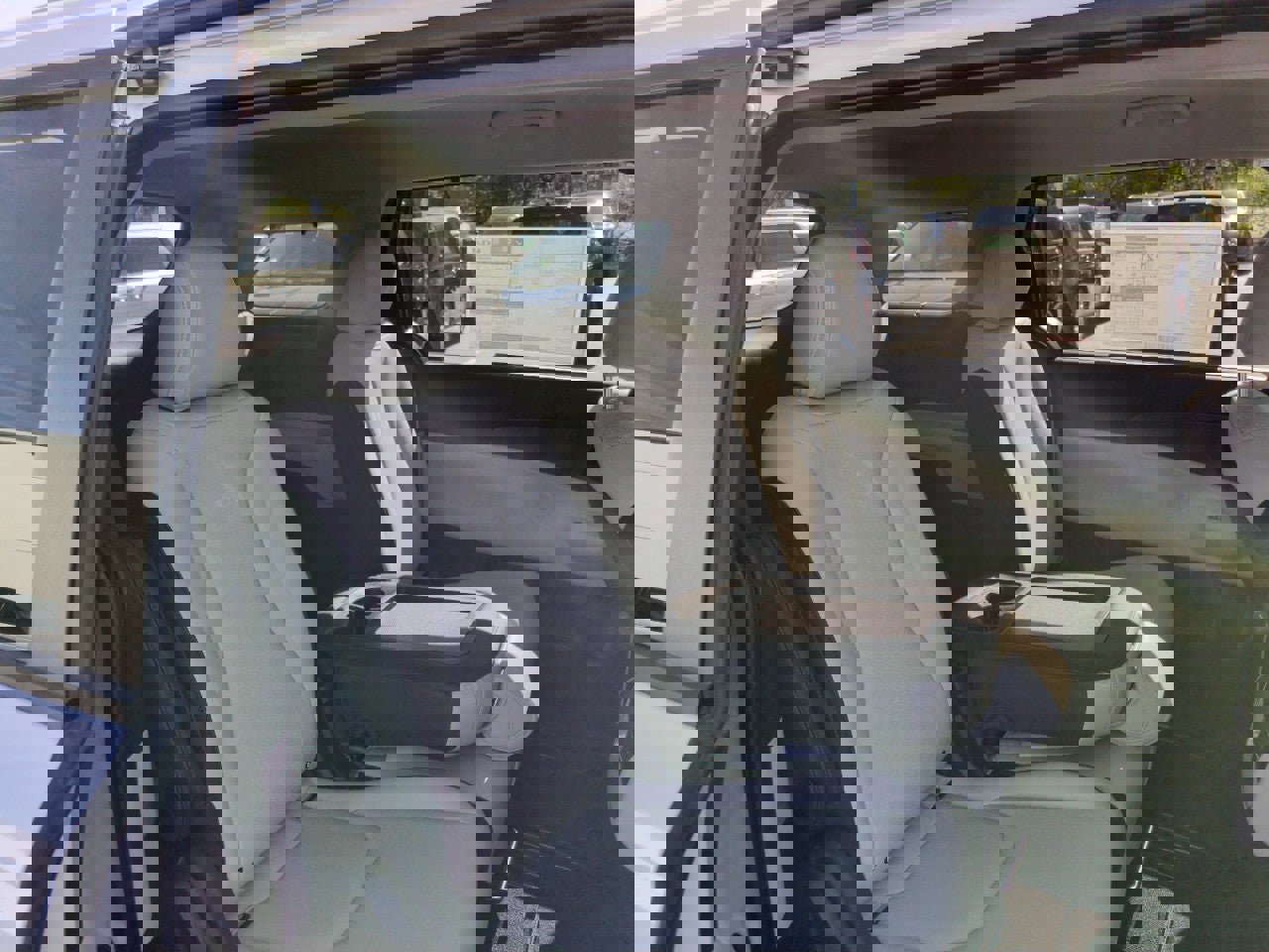 New 2026 Kia Carnival EX image 40