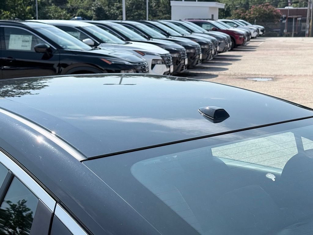 New 2026 Nissan Sentra SR w/ SR Premium Package FWD image 10