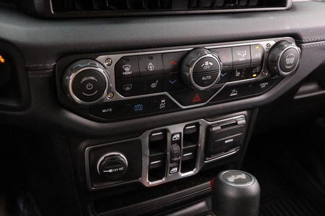 Used 2025 Jeep Wrangler Unlimited Sahara AWD/4WD image 19