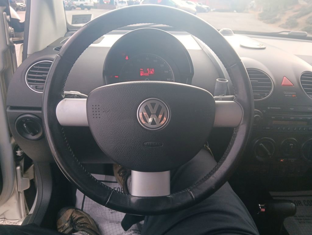 Used 2009 Volkswagen Beetle Blush image 14