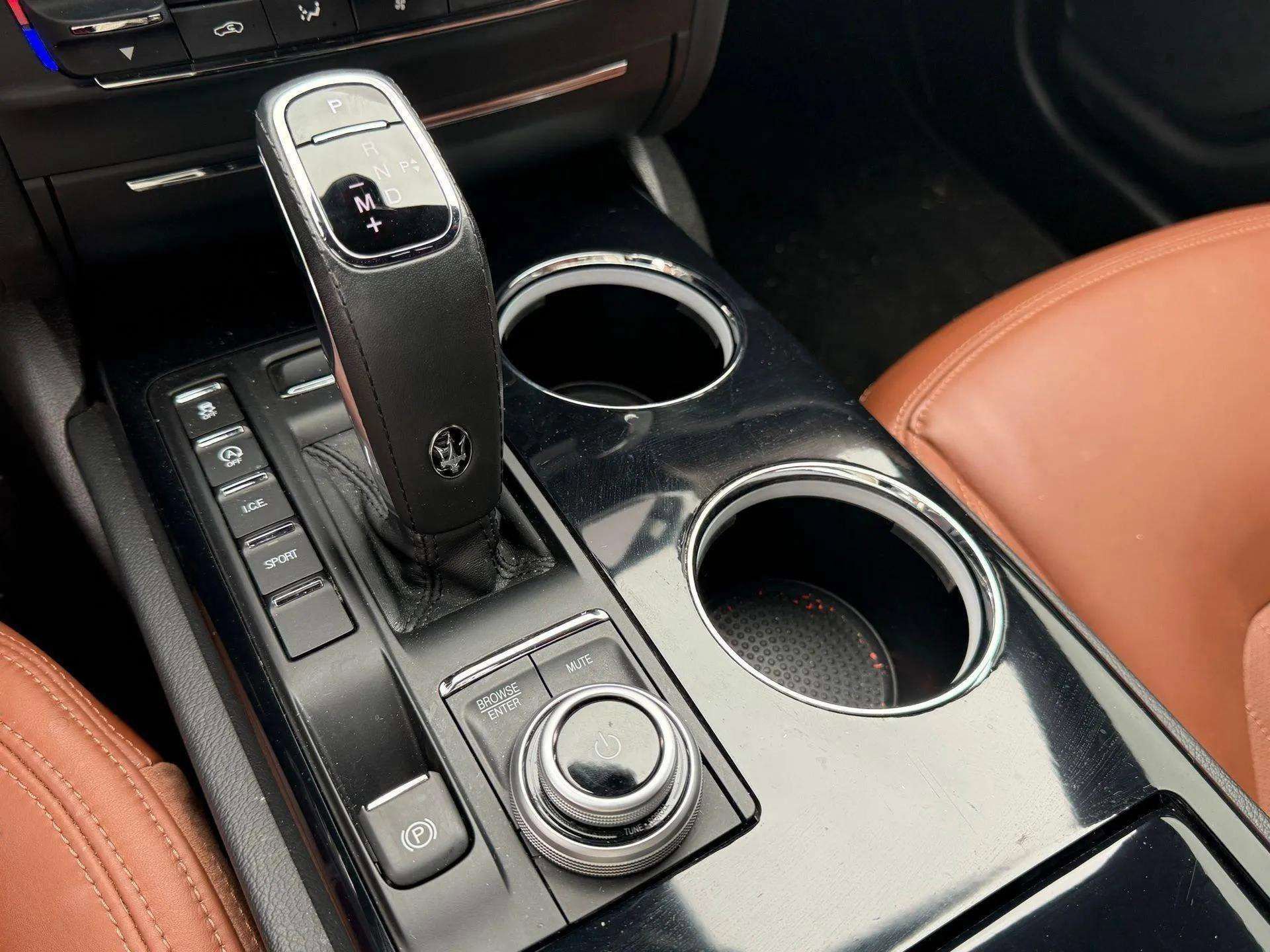 Used 2022 Maserati Ghibli Modena image 41