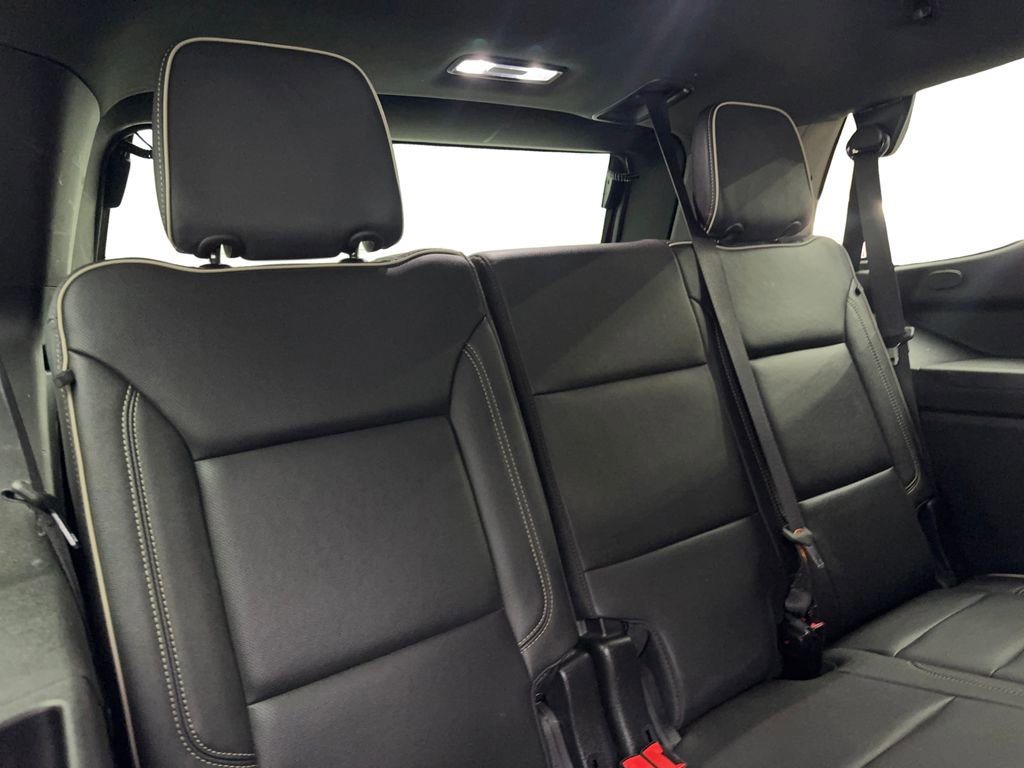 Used 2024 GMC Yukon SLT image 43