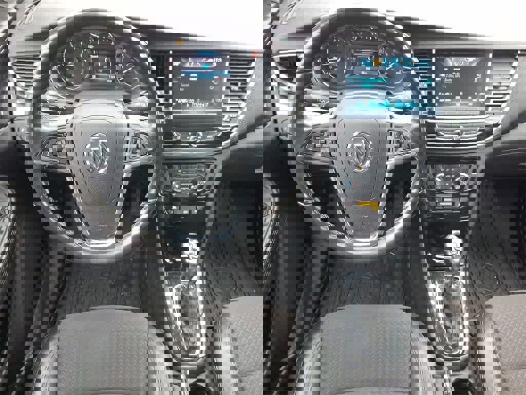 Used 2020 Buick Encore Preferred image 27