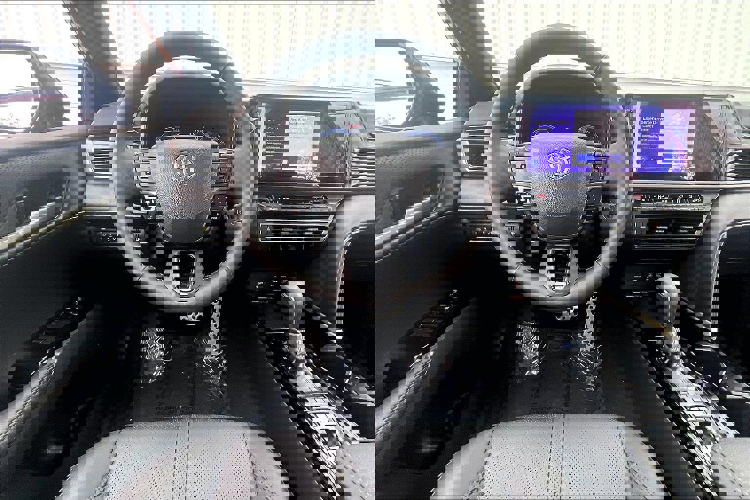 Used 2025 Toyota Camry XSE w/ Premium Plus Package image 6