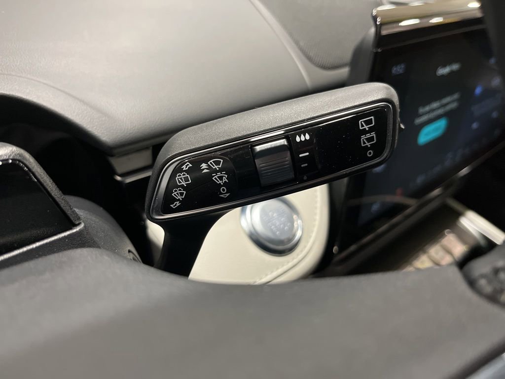 Used 2025 Lincoln Nautilus Reserve image 31