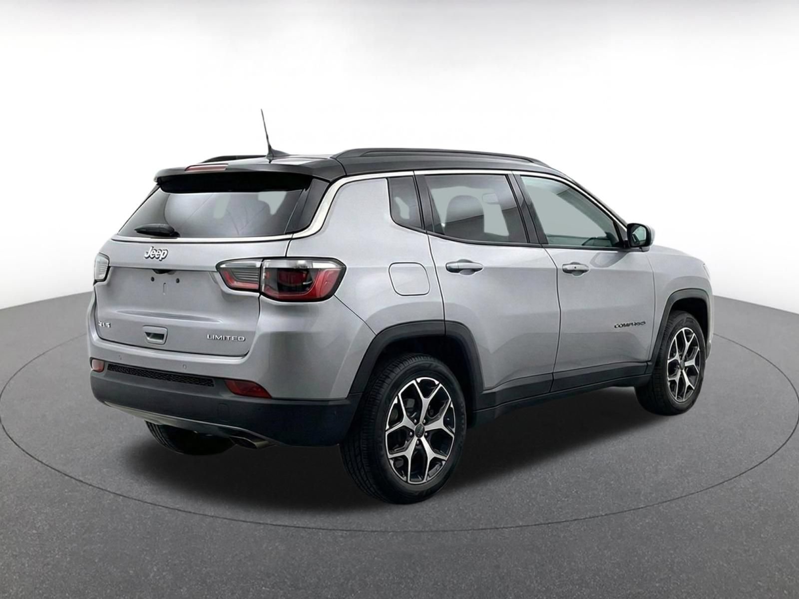 Used 2025 Jeep Compass Limited AWD/4WD image 8