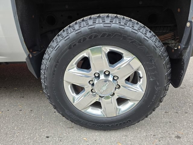 Used 2015 Chevrolet Silverado 2500 LT w/ LT Convenience Package AWD/4WD image 11
