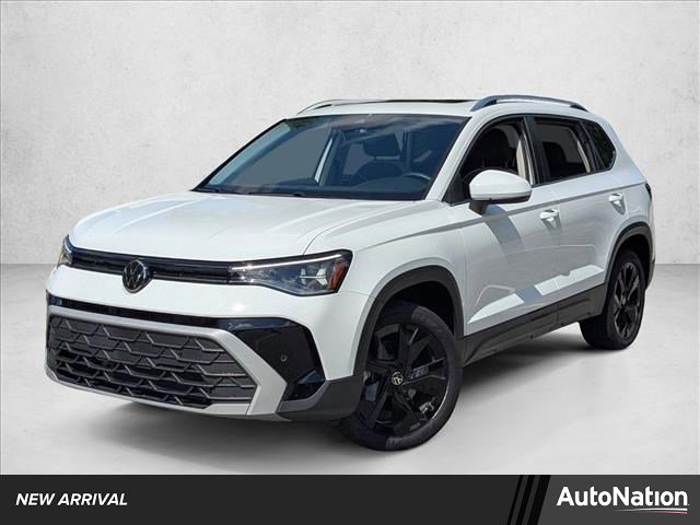 Used 2025 Volkswagen Taos SE w/ Panoramic Sunroof Package
