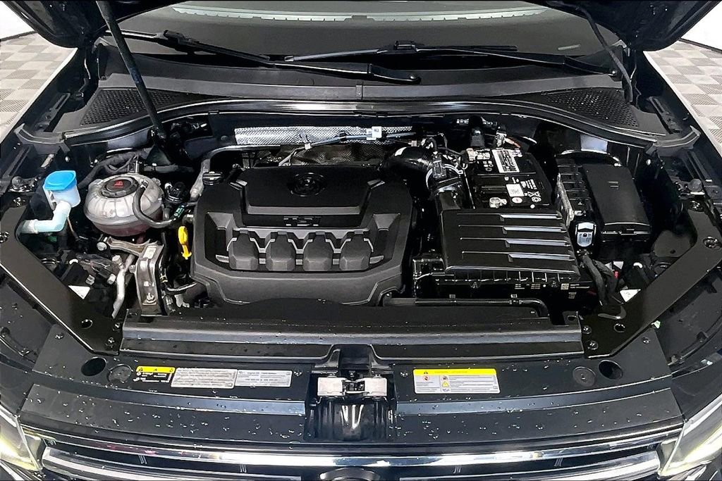 Used 2022 Volkswagen Tiguan SE image 9