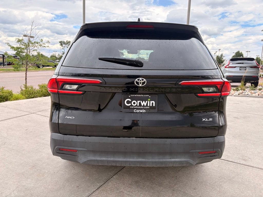 Used 2025 Toyota Grand Highlander AWD image 7