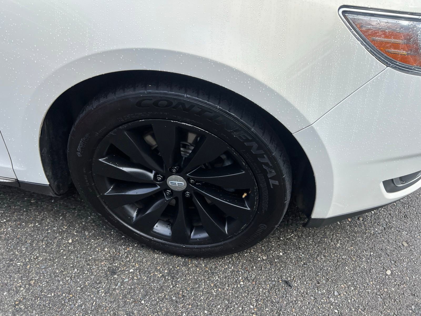 Used 2013 Lincoln MKS AWD image 11