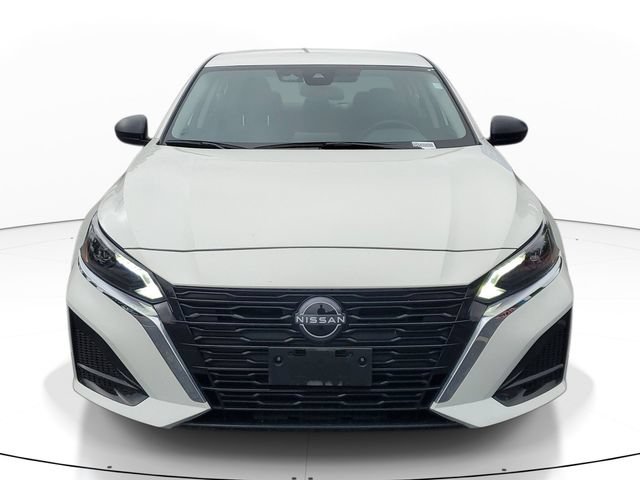 Used 2025 Nissan Altima 2.5 SV FWD image 2