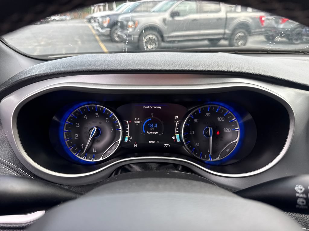 Used 2024 Chrysler Pacifica Touring-L w/ S Appearance Package AWD/4WD image 43