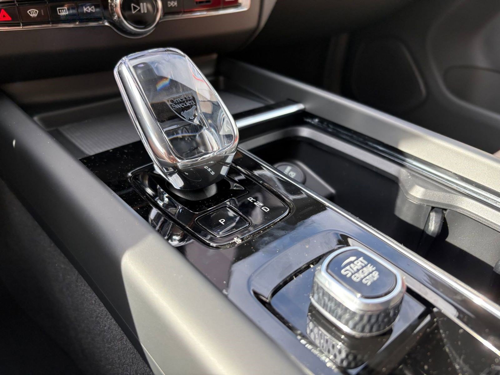 New 2026 Volvo XC60 B5 Plus w/ Climate Package image 17