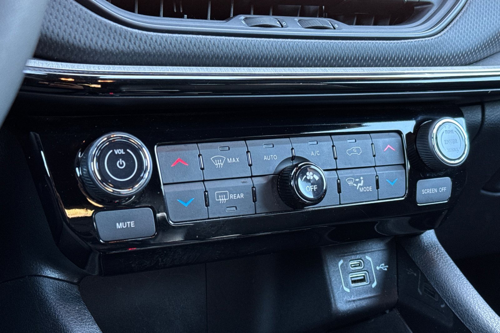 Used 2024 Jeep Compass Trailhawk image 23