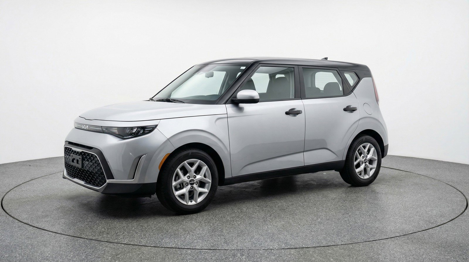 Used 2025 Kia Soul LX w/ LX Technology Package image 3