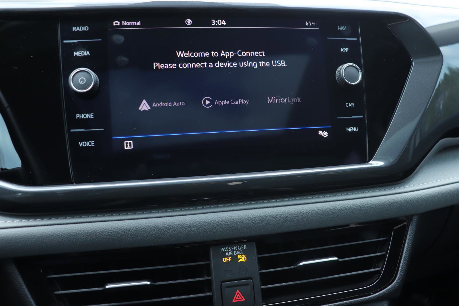 Used 2023 Volkswagen Taos SEL image 36