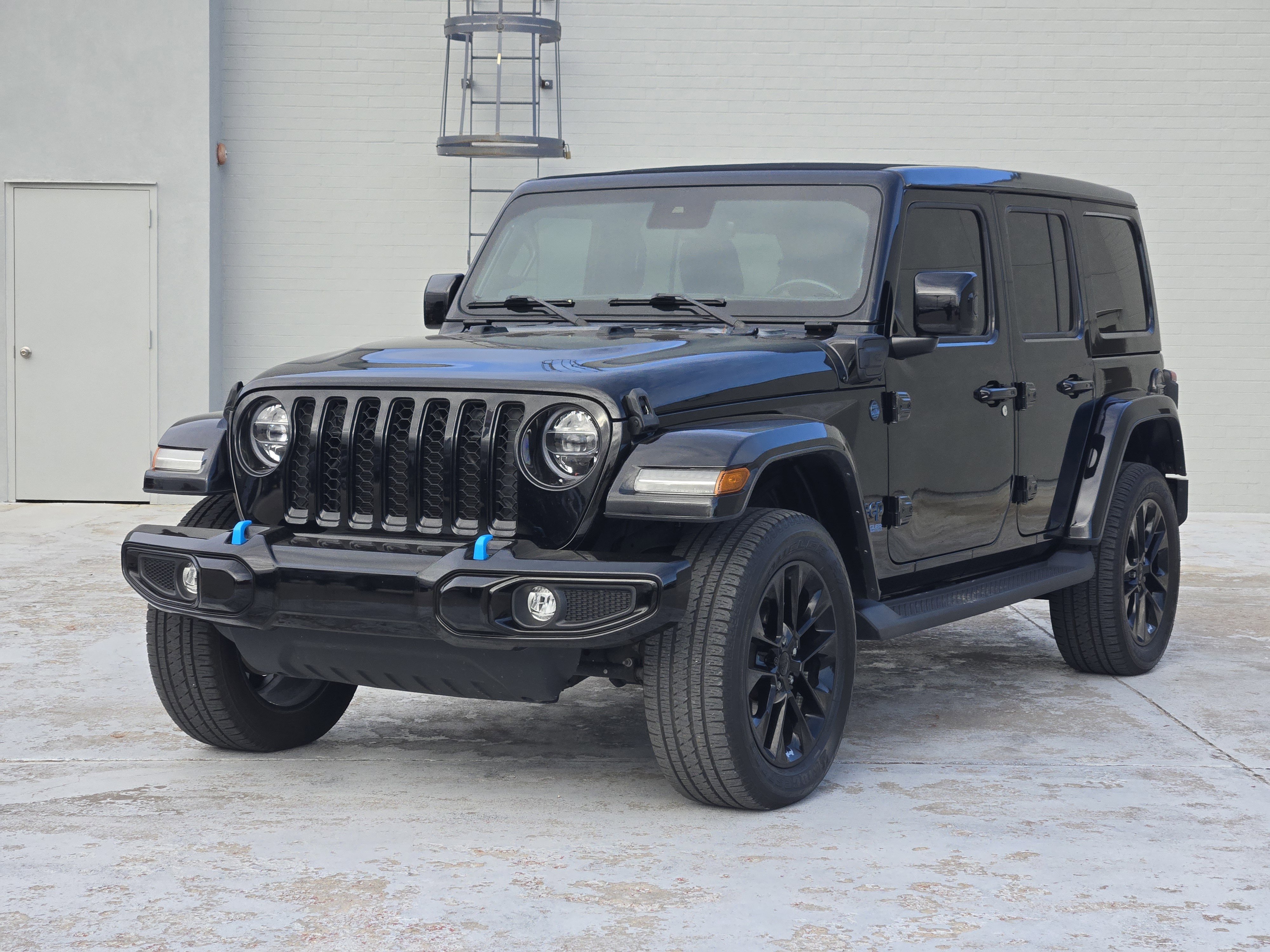 Used 2021 Jeep Wrangler Unlimited Sahara image 4