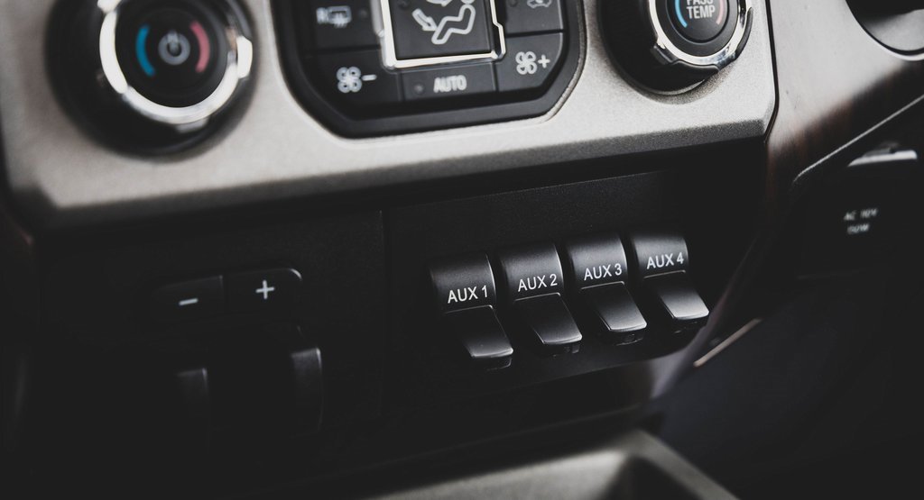 Used 2015 Ford F350 Lariat w/ Lariat Ultimate Package image 17