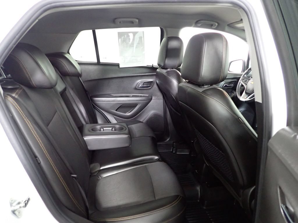 Used 2018 Chevrolet Trax LT w/ LT Convenience Package FWD image 32