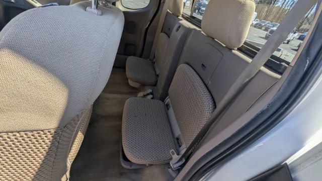 Used 2015 Nissan Frontier SV image 17