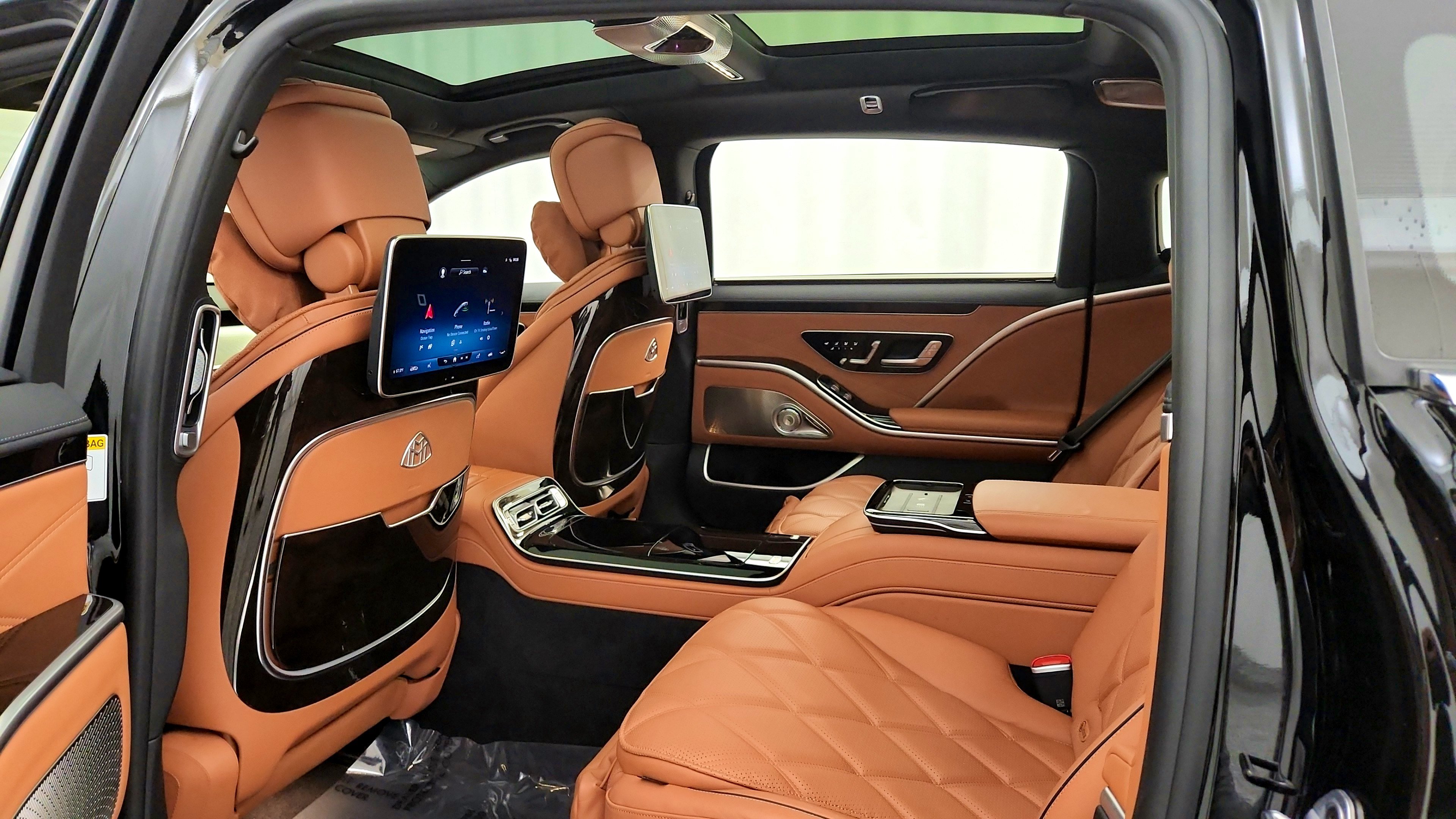 Used 2023 Mercedes-Benz Maybach S 680 4MATIC w/ Manufaktur Leather Package image 25