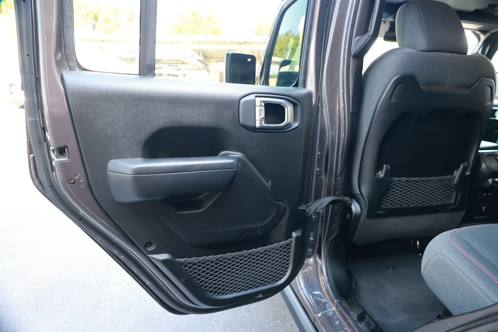Used 2025 Jeep Wrangler Unlimited Rubicon AWD/4WD image 36