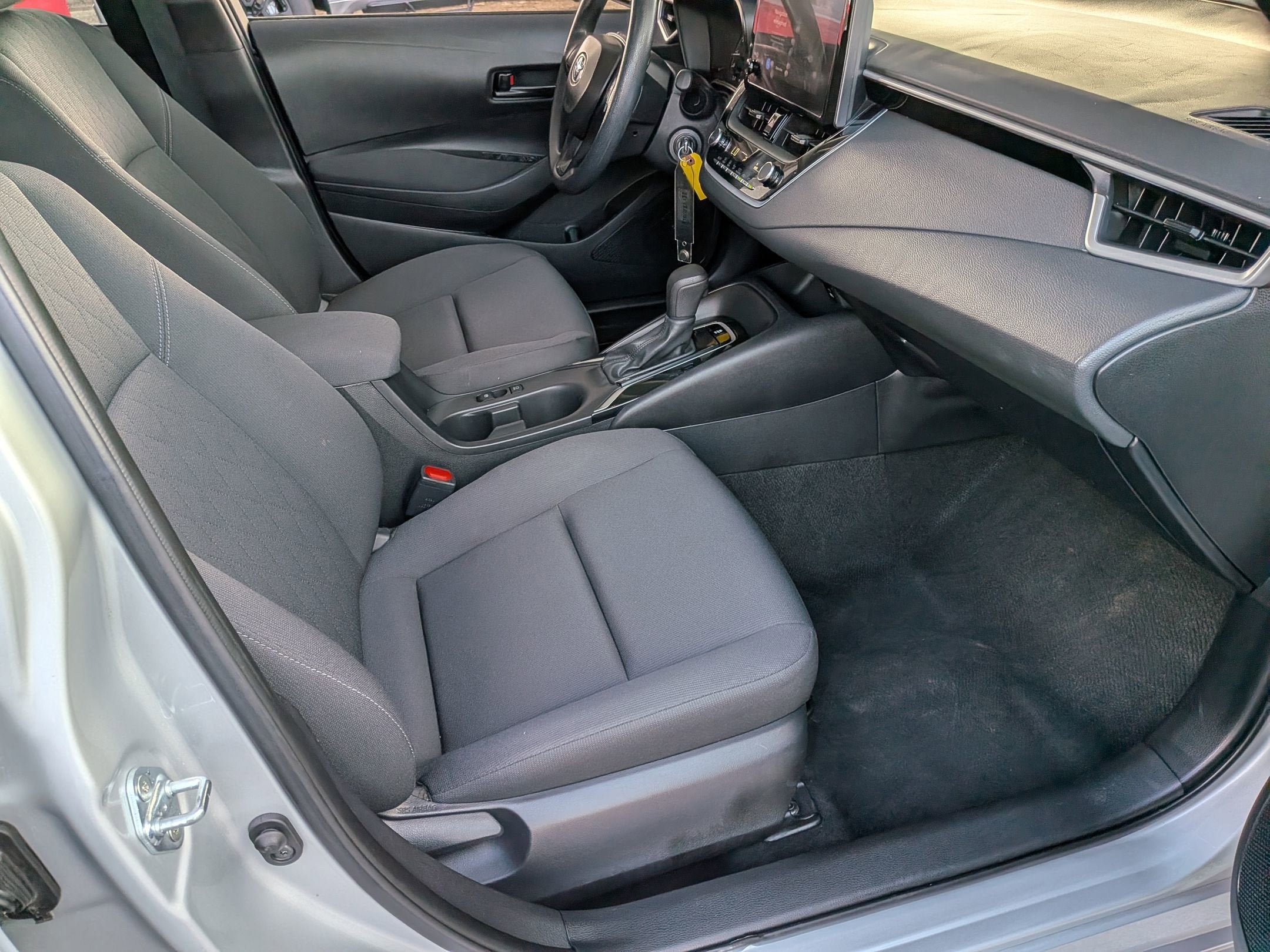 Used 2024 Toyota Corolla LE image 31