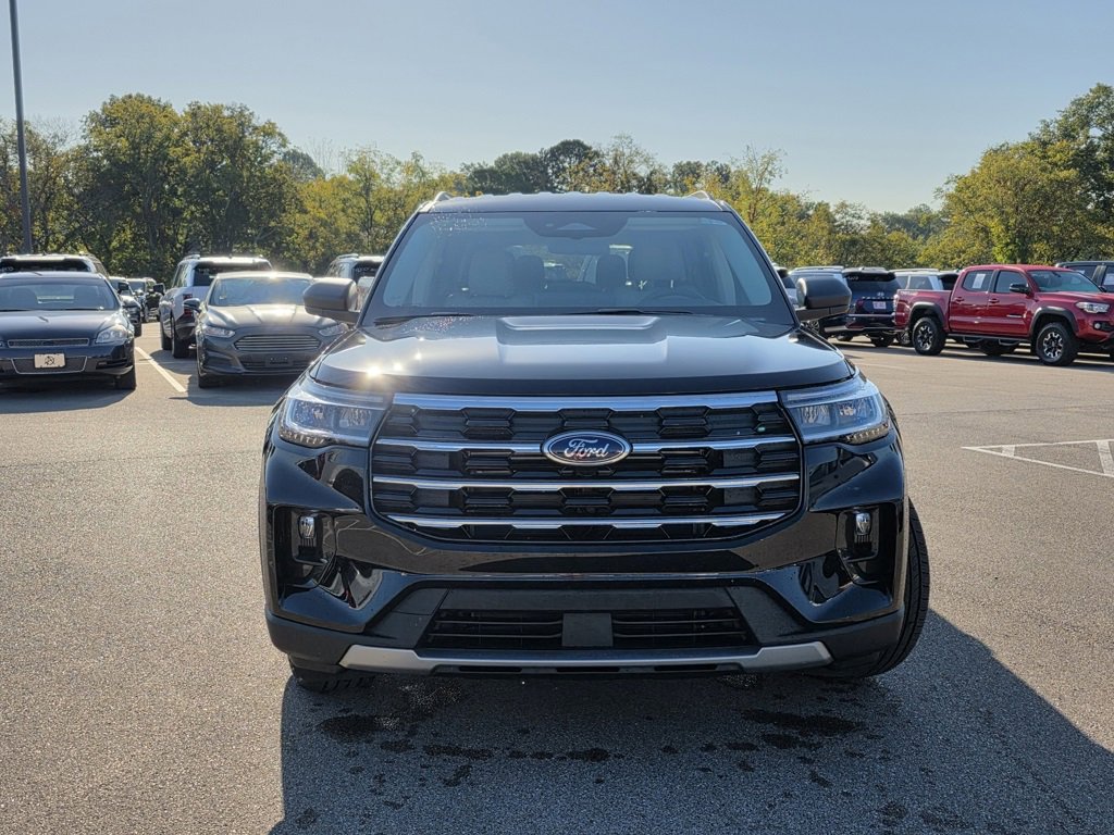 New 2025 Ford Explorer Active w/ Active Comfort Package image 3