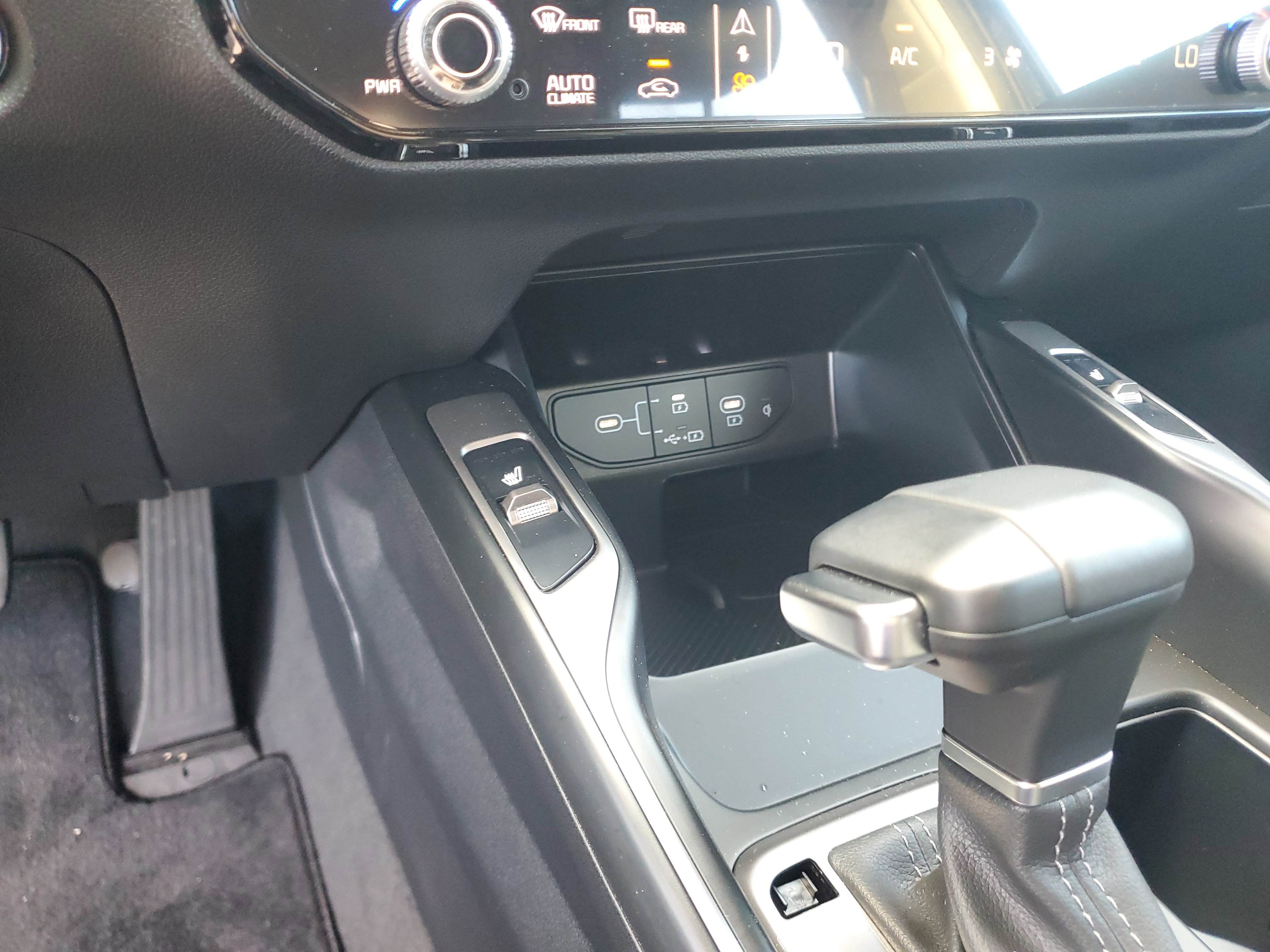 Certified 2025 Kia Sorento EX w/ Panoramic Sunroof Package FWD image 21