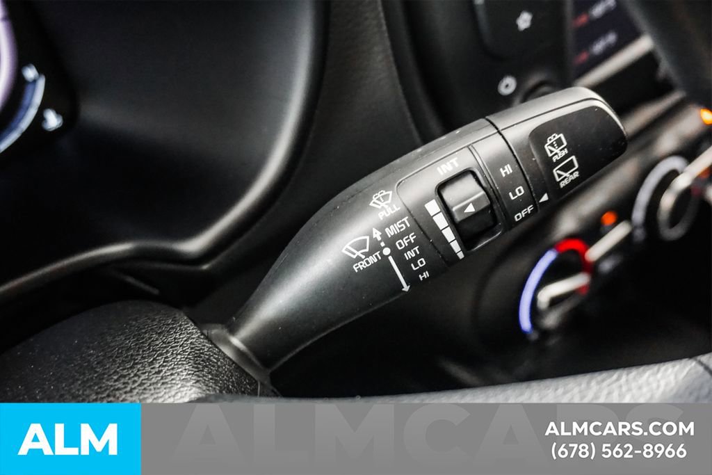Used 2025 Kia Soul LX w/ LX Technology Package FWD image 28