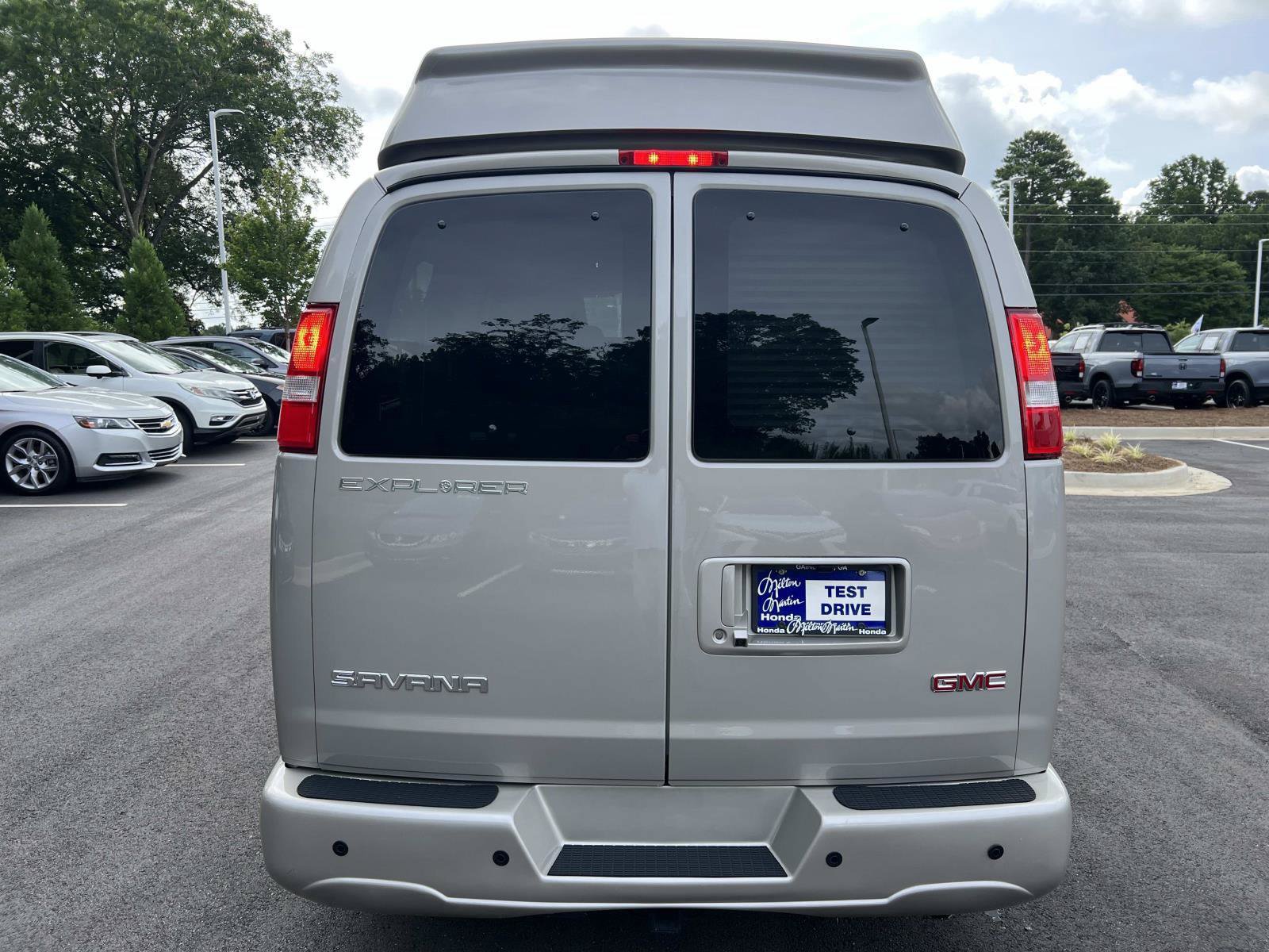 Used 2024 GMC Savana 2500 RWD image 6
