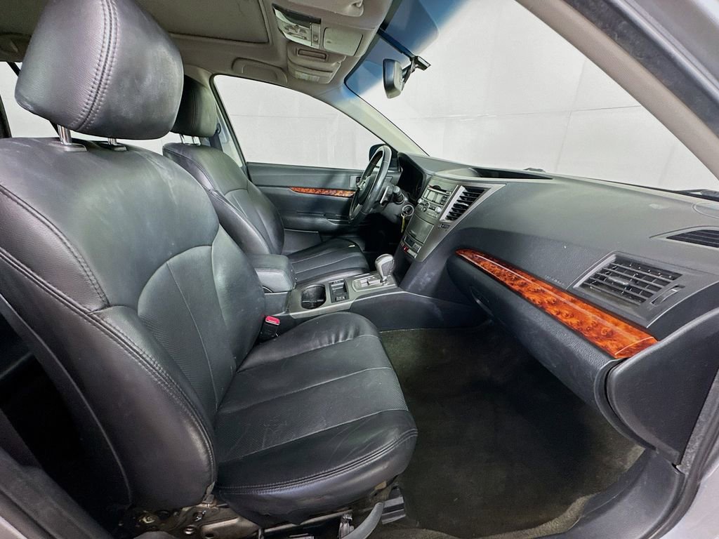 Used 2011 Subaru Outback 2.5i Limited image 33