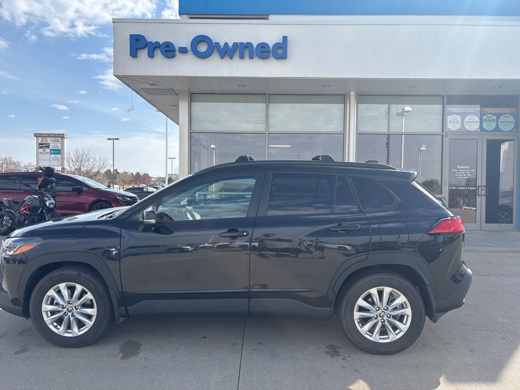 Used 2023 Toyota Corolla Cross LE image 8