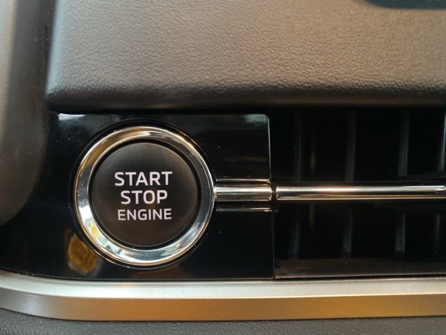 Used 2022 Mitsubishi Outlander SE image 16