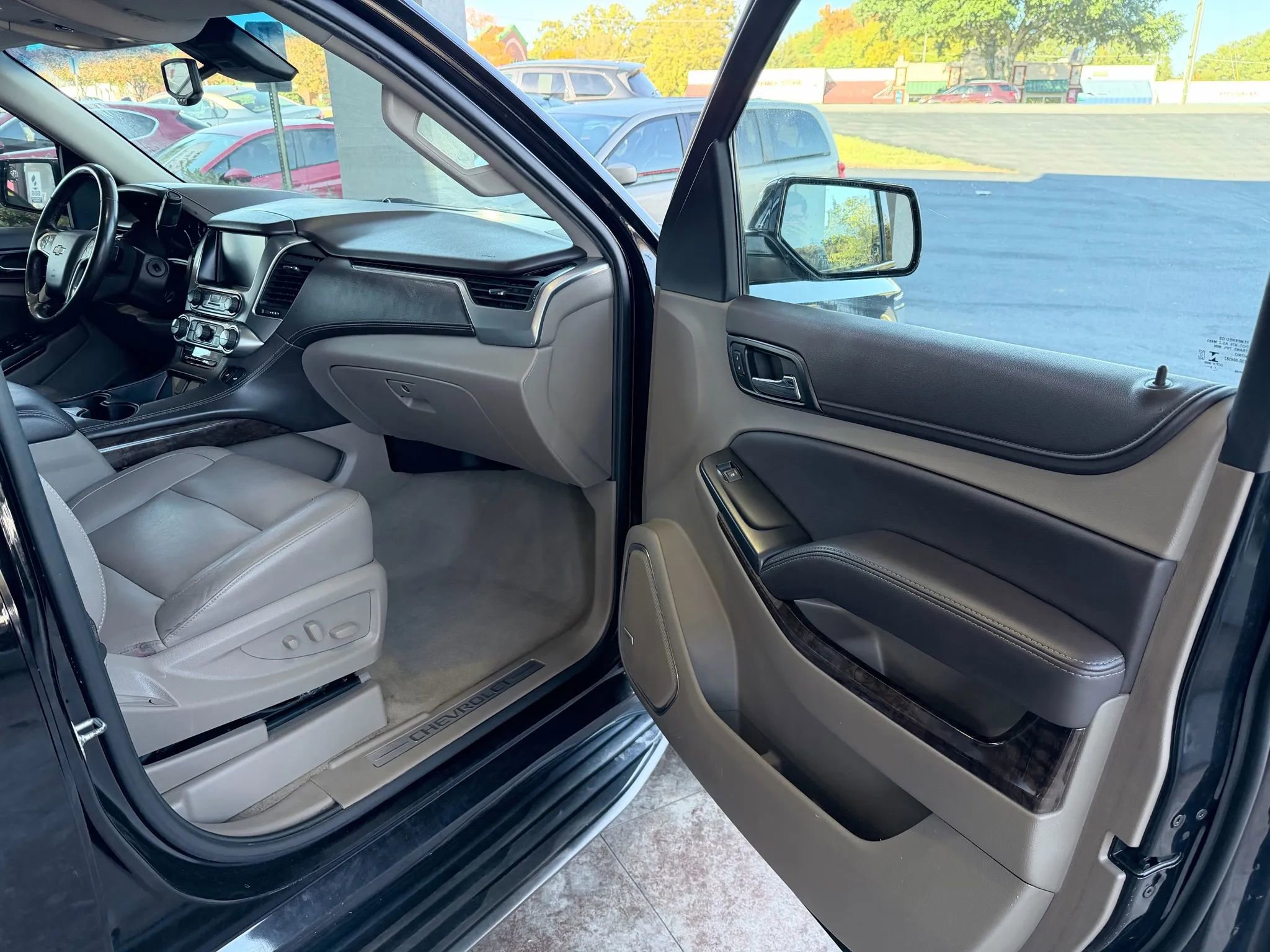 Used 2020 Chevrolet Tahoe LT image 27