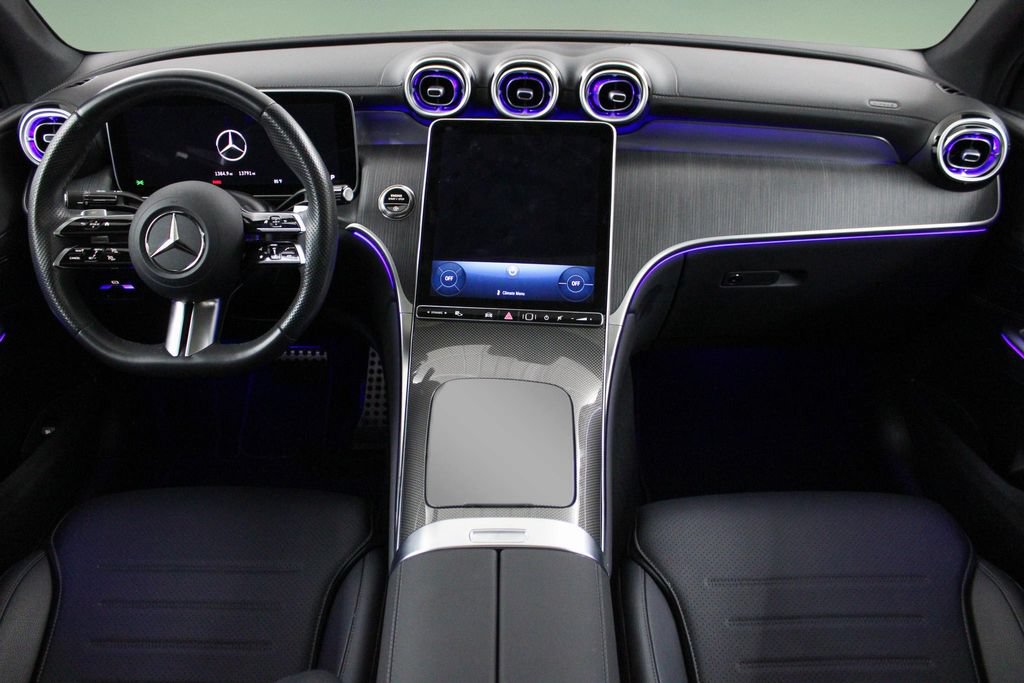 Used 2025 Mercedes-Benz GLC 300 4MATIC image 19