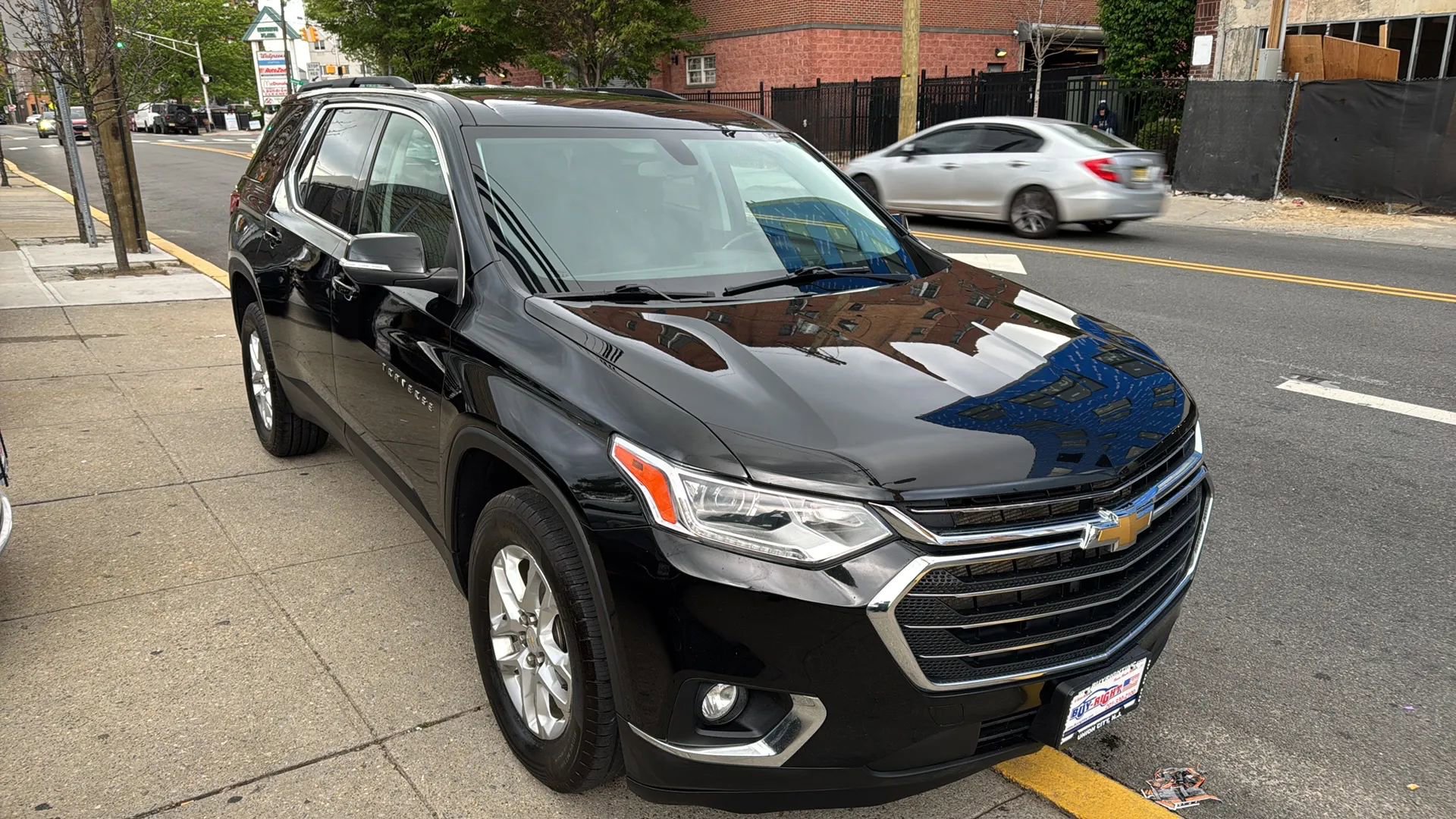 Used 2021 Chevrolet Traverse LT image 9