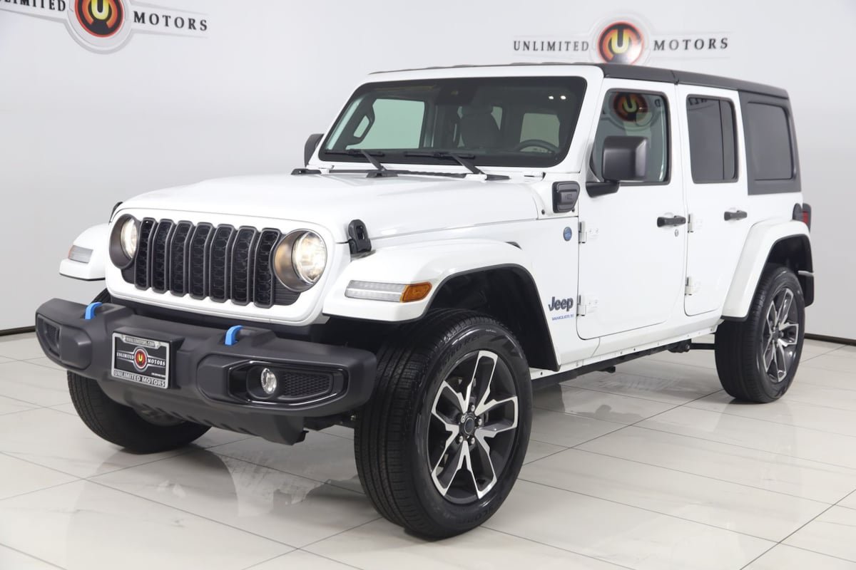 Used 2024 Jeep Wrangler Unlimited w/ Convenience Group AWD/4WD image 5