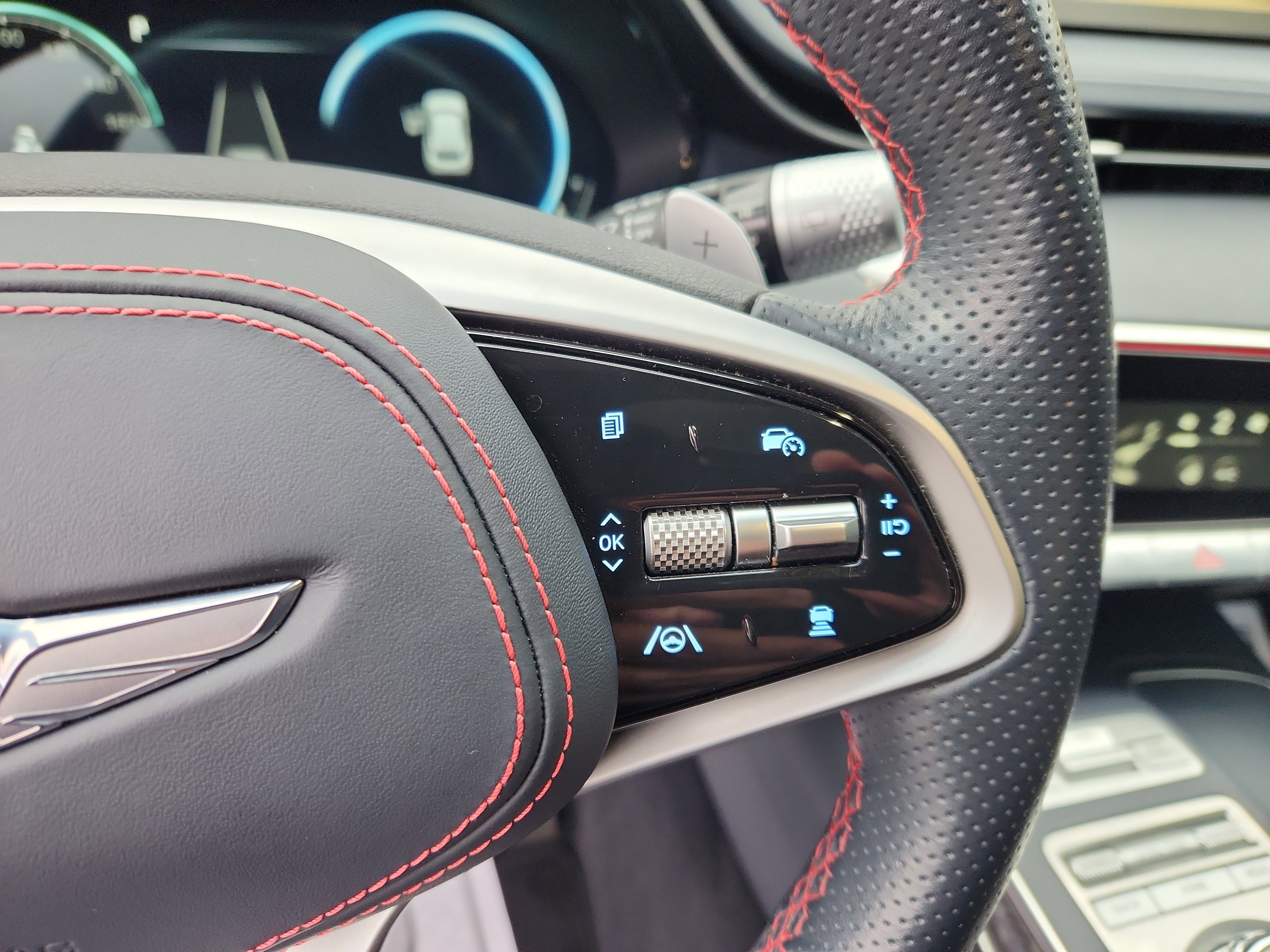 Used 2022 Genesis GV70 3.5T Sport w/ Sport Prestige Package image 30